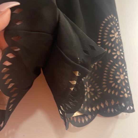 HIP small black with beige underlined for black cut out design shorts nwt - Picture 2 of 8